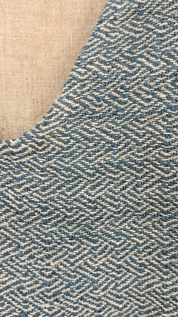 top en lin graphique bleu et naturel