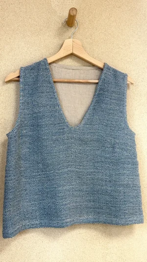 top en lin graphique bleu et naturel